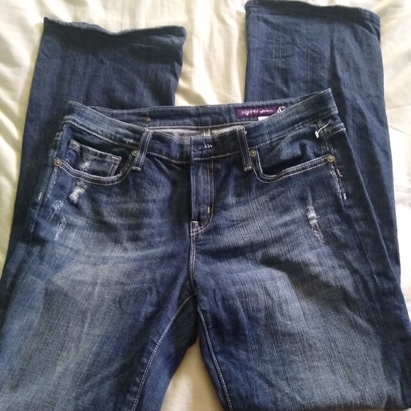 Vigoss mid rise dark wash boot cut distressed jeans Sz 11 - Picture 6 of 10